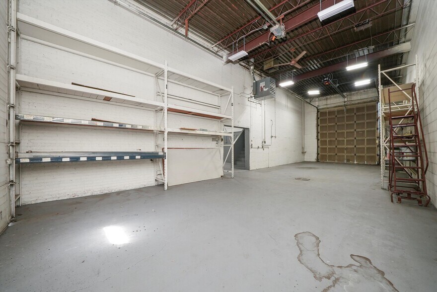More Photos Of 4135 W 123rd St, Alsip Warehouse For Lease