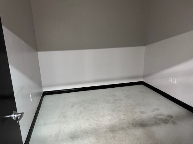 More Photos Of 320 S El Dorado St, Mesa Manufacturing For Lease