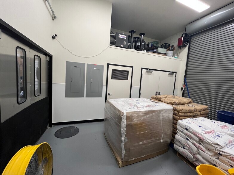 More Photos Of 1619-1621 5th St, Berkeley Food Processing For Sale