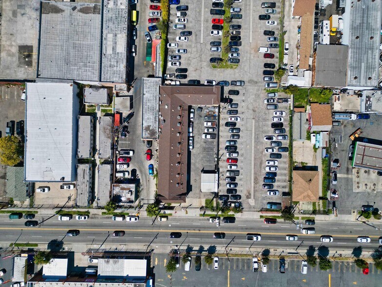 More Photos Of 1833 E Vernon Ave, Los Angeles General Retail For Sale