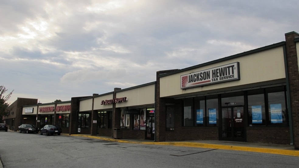 More Photos Of 108-124 W Meadowview Rd, Greensboro General Retail For Lease