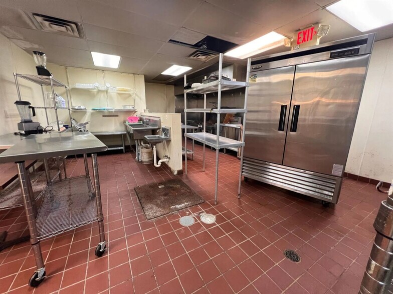 More Photos Of 2121 Eddy Ln, Eau Claire Restaurant For Sale