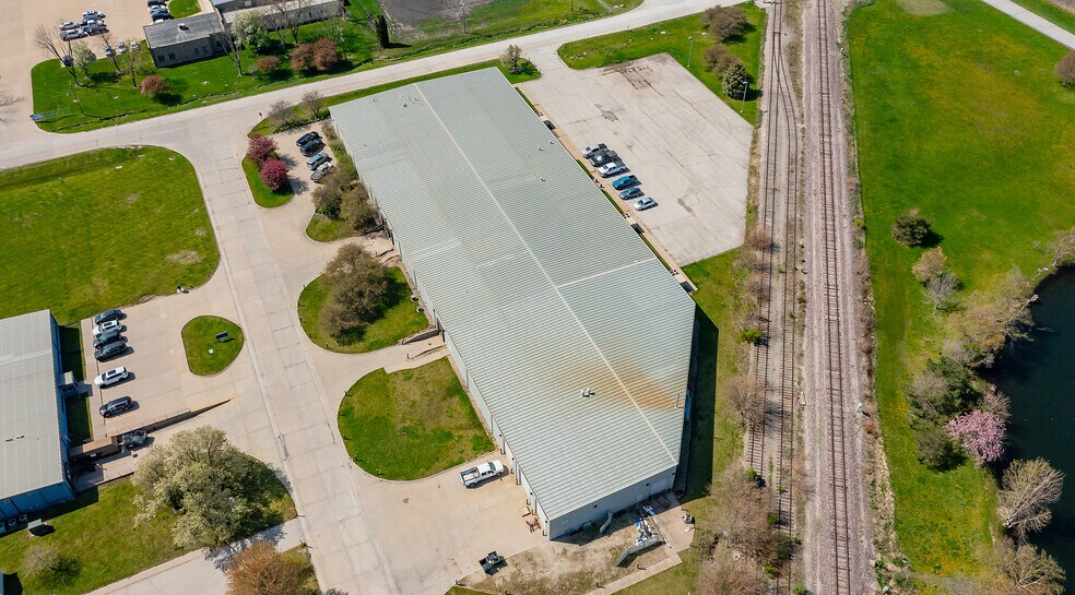 More Photos Of 107 Industrial Park Rd, Story City Warehouse For Sale