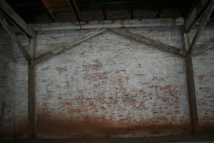 More Photos Of 160 Tracy St, Athens Flex For Lease