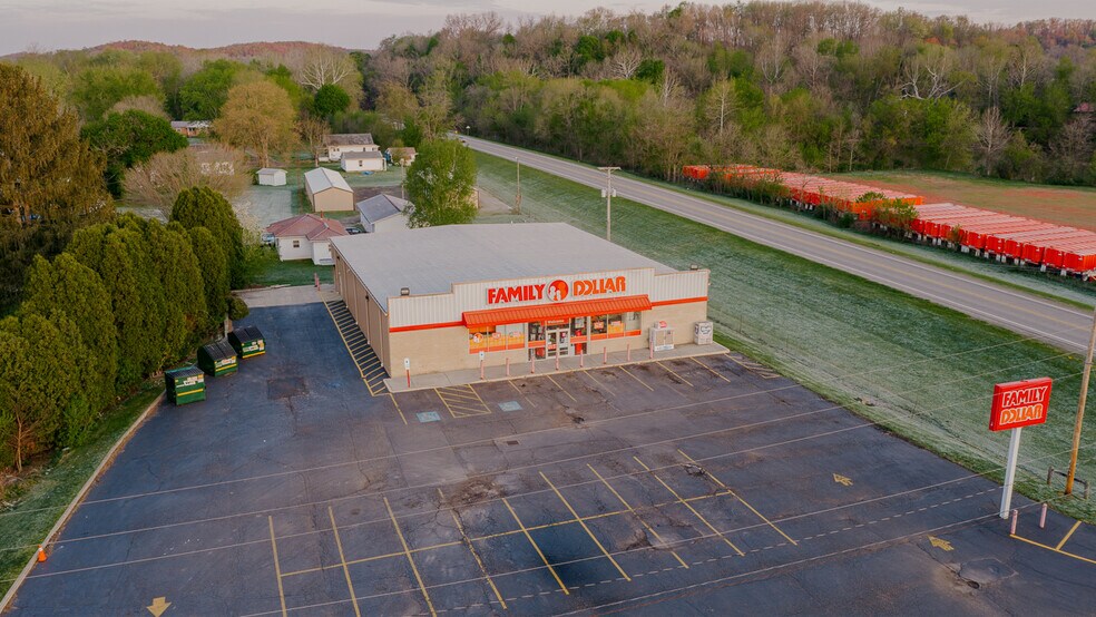 More Photos Of 207 S Carrollton St, Malvern Freestanding For Sale