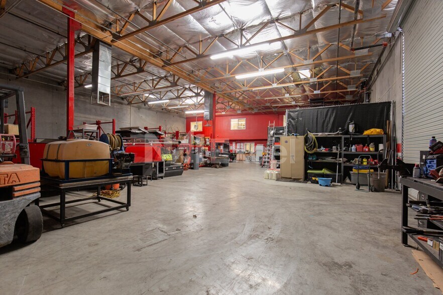 More Photos Of 4429 Losee Rd, North Las Vegas Warehouse For Sale