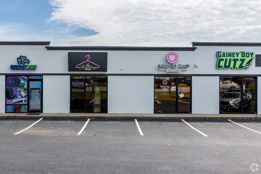 More Photos Of 154 Houston Lake Rd, Warner Robins Storefront For Sale