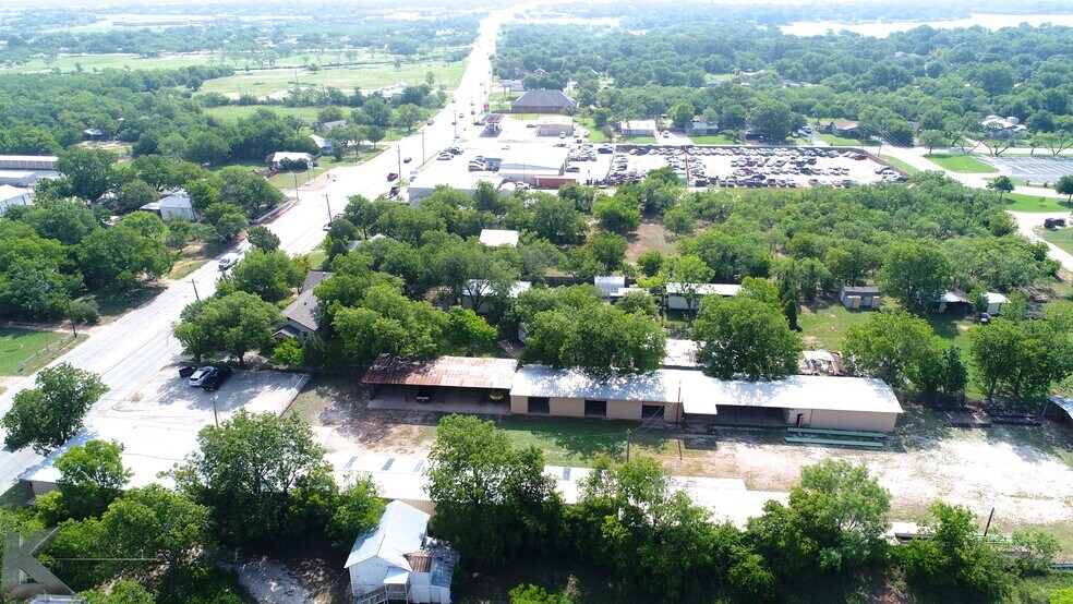 More Photos Of 411 E South 11th St, Abilene Warehouse For Lease