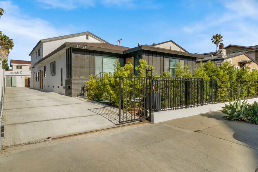 More Photos Of 12527 Cranbrook Ave, Hawthorne Apartments For Sale