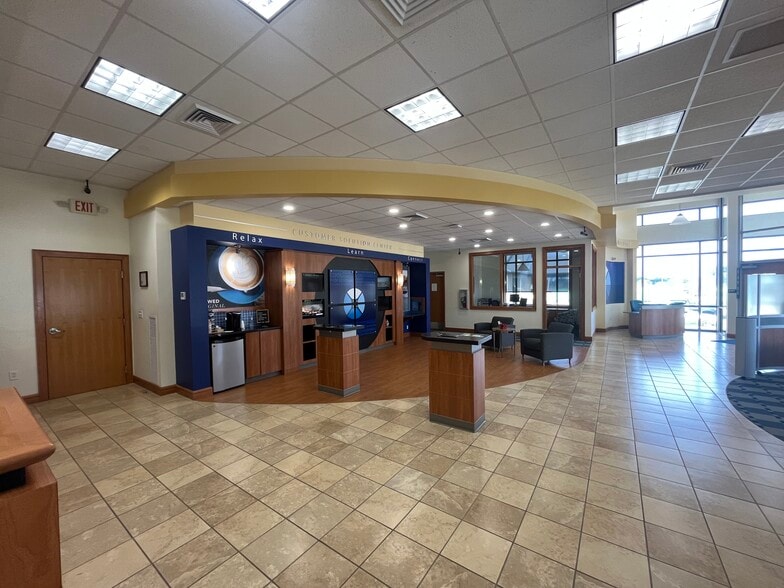 More Photos Of 1011 Cooktown Rd, Ruston Bank For Lease