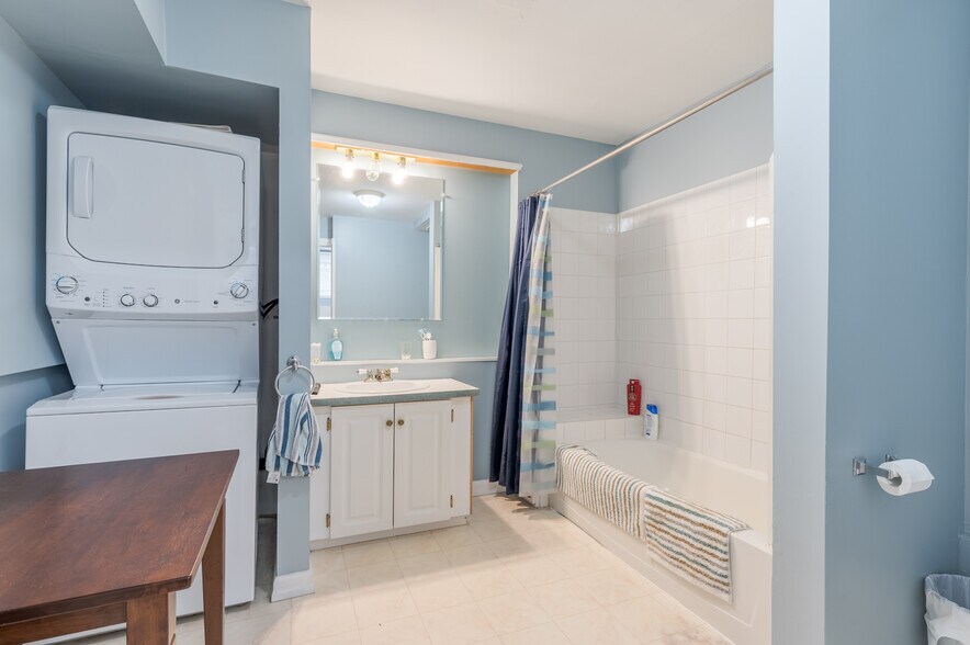 More Photos Of 131 King St E, Cobourg Multifamily For Sale