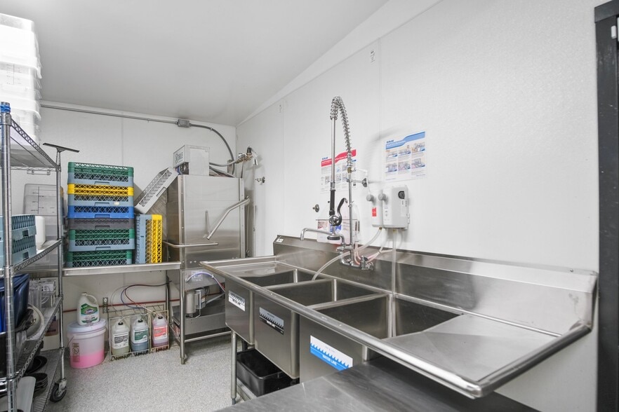 More Photos Of 18723 Main St, Jamestown General Retail For Sale