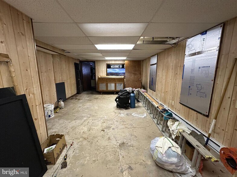 More Photos Of 15083 Summit Plz, Blue Ridge Summit Restaurant For Sale