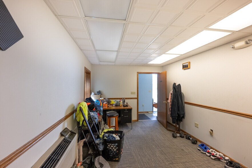 More Photos Of 80 Vine St, Newark Light Distribution For Sale