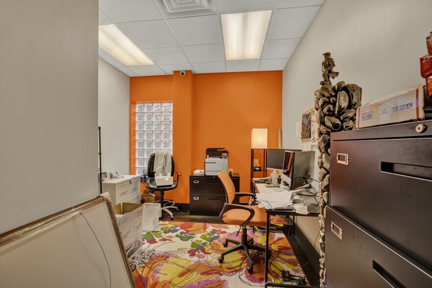 More Photos Of 30665 N Us Hwy 281, Bulverde Office For Sale