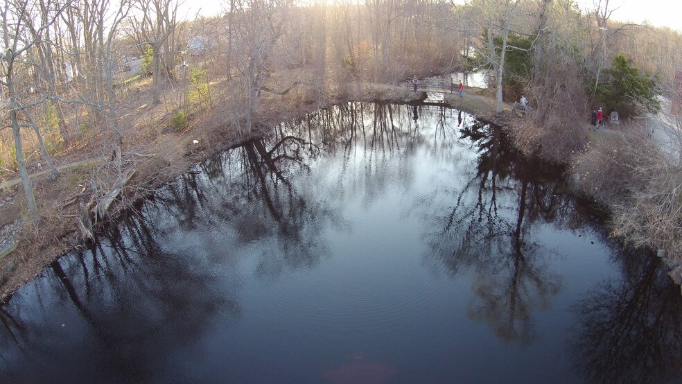 More Photos Of 200 N Main St, Attleboro Showroom For Lease