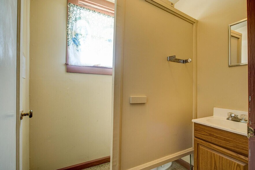 More Photos Of 7672 S Shingle Rd, Shingle Springs General Retail For Sale