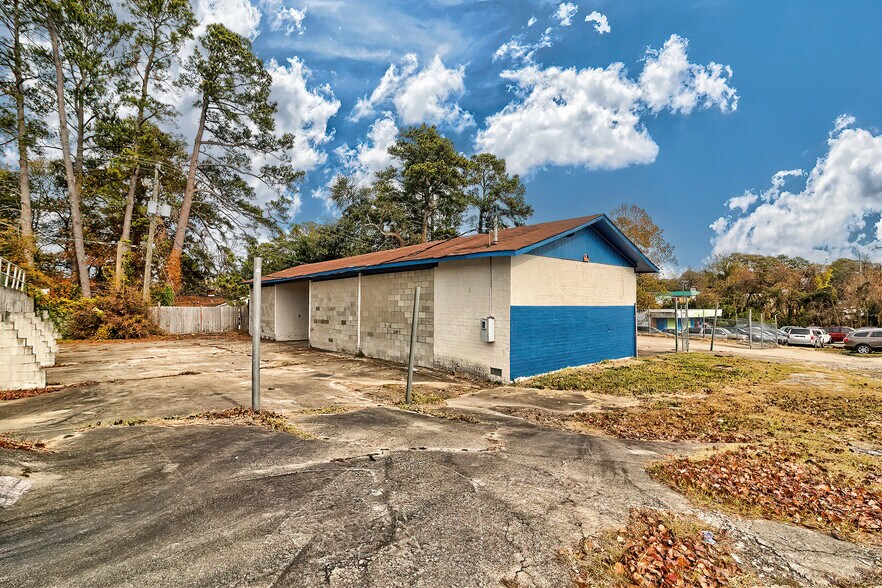 More Photos Of 2321 - 1 Marshall St, Columbia Carwash For Sale