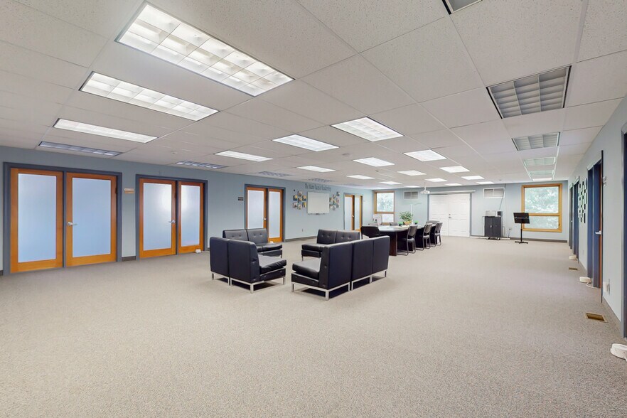 More Photos Of 7 Waterloo Rd, Stanhope Office For Sale