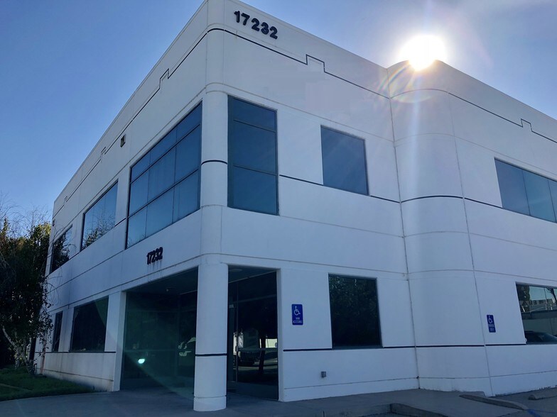 More Photos Of 17232 Railroad St, City of Industry Warehouse For Lease
