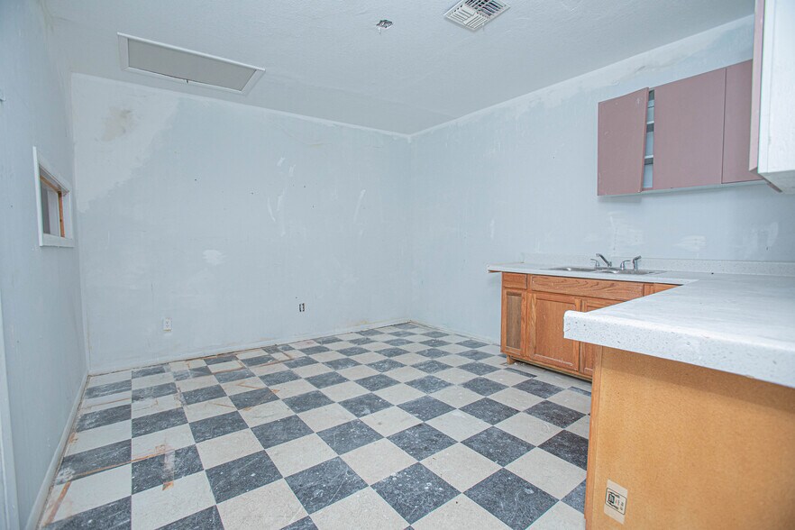 More Photos Of 51 N Bumby Ave, Orlando Unknown For Sale