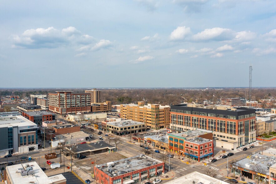 More Photos Of 219 S Main St, Royal Oak Office For Sale