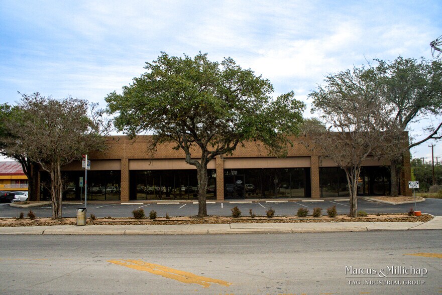 Primary Photo Of 10906 Laureate Dr, San Antonio Light Distribution For Sale
