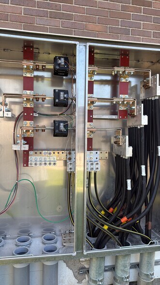 More Photos Of 427 Manitowoc St, Reedsville Office For Sale