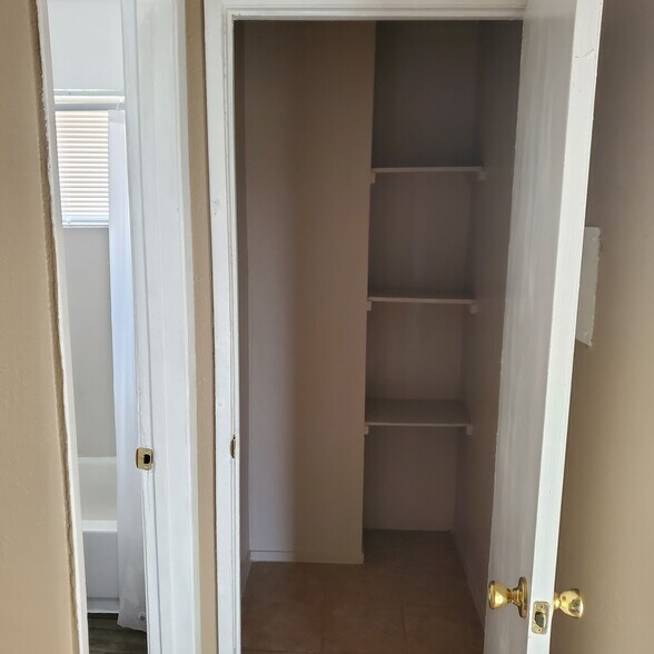 More Photos Of 724 Lampasas Ave, Sacramento Apartments For Sale