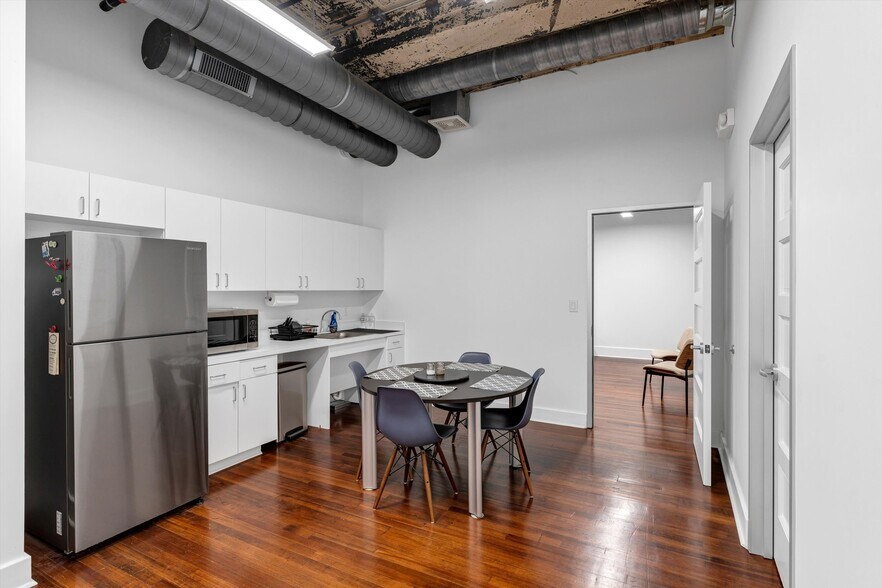 More Photos Of 901 Houston St, Fort Worth Office For Lease