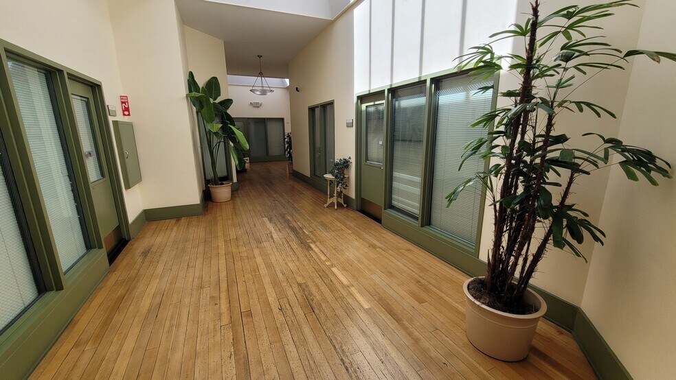 More Photos Of 613-617 4th St, Santa Rosa Office For Sale