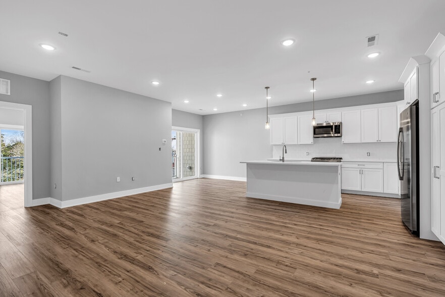 More Photos Of 33 Union Ave, Manasquan Apartments For Sale