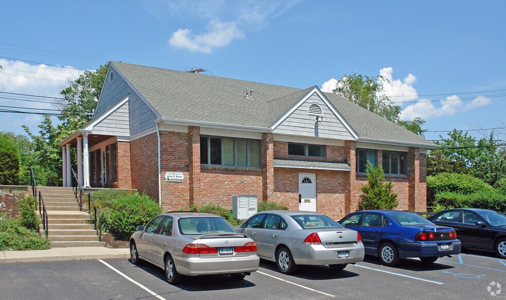 More Photos Of 633 A E Main St, Riverhead Office For Sale