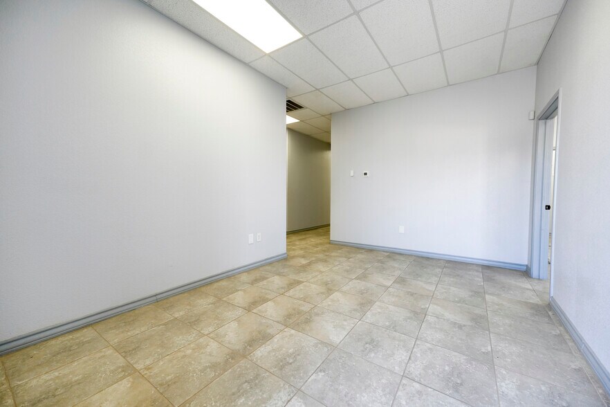 More Photos Of 1508 County Road 1105, Midland Warehouse For Lease