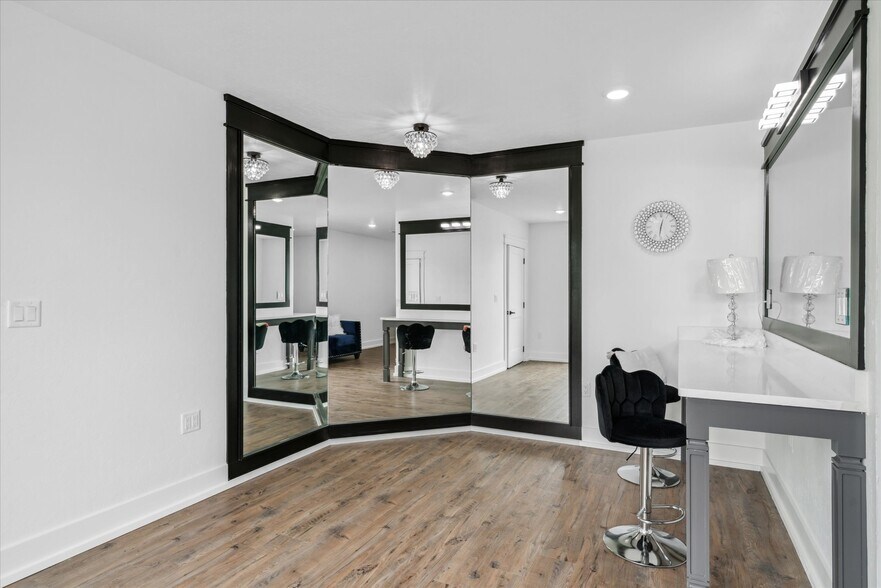 More Photos Of 1972 FM 857, Grand Saline Trailer Camper Park For Sale