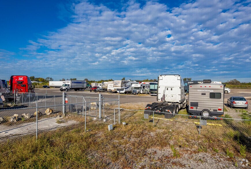 More Photos Of 6415 S US Highway 41, Ruskin Land For Lease
