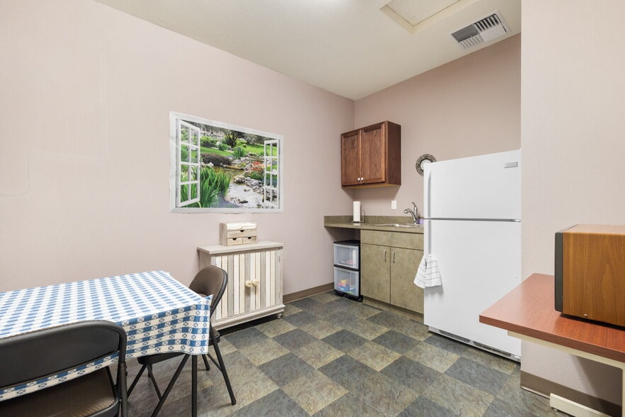 More Photos Of 1740 Pottery Ave, Port Orchard Medical For Sale