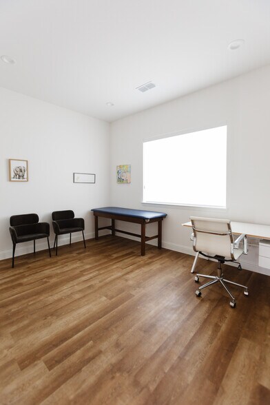 More Photos Of 3951 Alma Rd, McKinney Office For Lease
