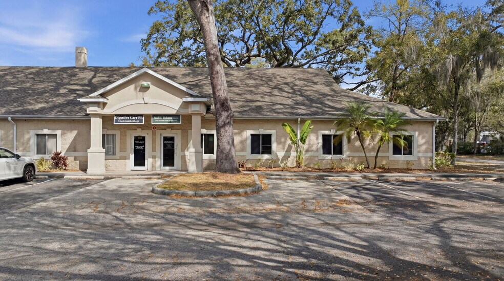 More Photos Of 605 Medical Care Dr, Brandon Medical For Sale