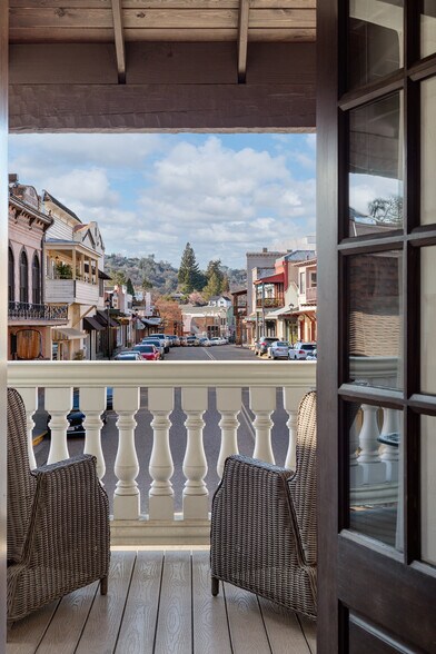More Photos Of 2 Water St, Jackson Hotel For Sale