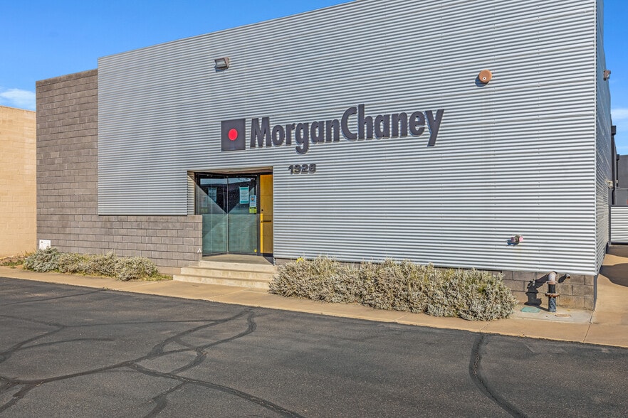 More Photos Of 1926 W North Ln, Phoenix Distribution For Lease