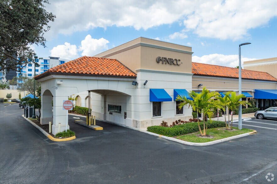 More Photos Of 2000 PGA Blvd, Palm Beach Gardens Storefront Retail Office For Lease