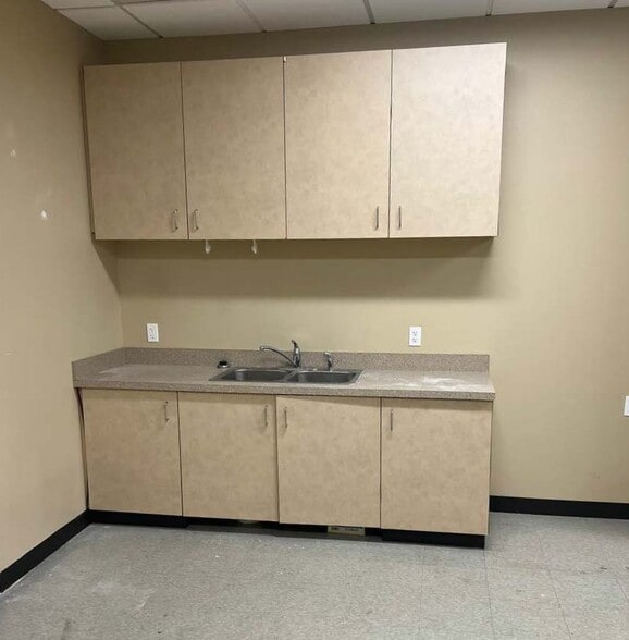 More Photos Of 777 Commercial St SE, Salem Office For Lease