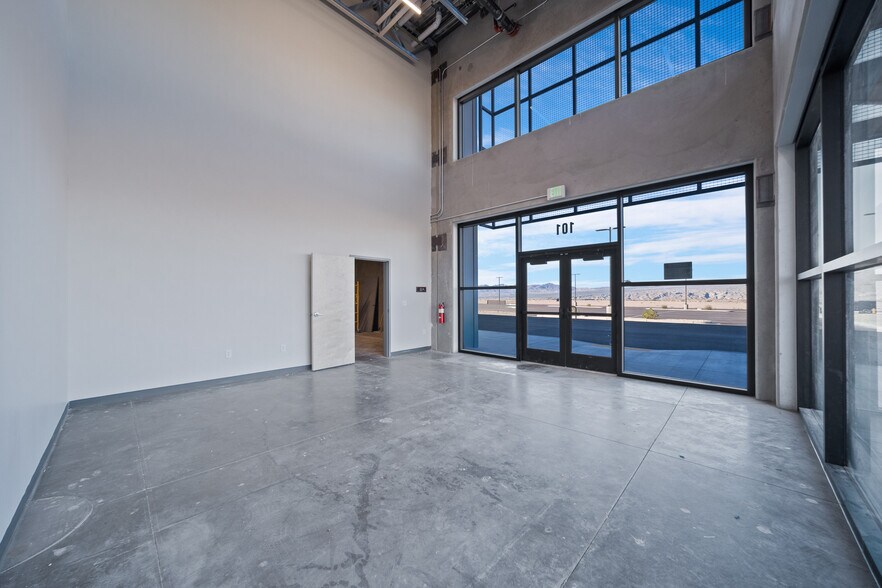 More Photos Of Laughlin Ranch Blvd, Bullhead City Warehouse For Lease