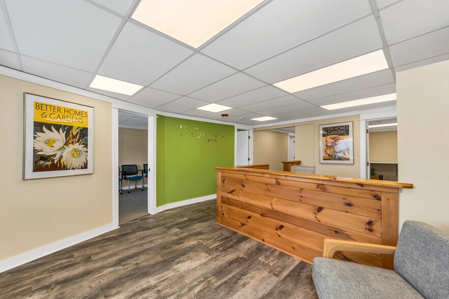 More Photos Of 3631 White Mountain Hwy, North Conway Office For Lease