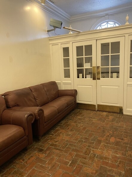 More Photos Of 5519 Germantown Ave, Philadelphia Medical For Sale