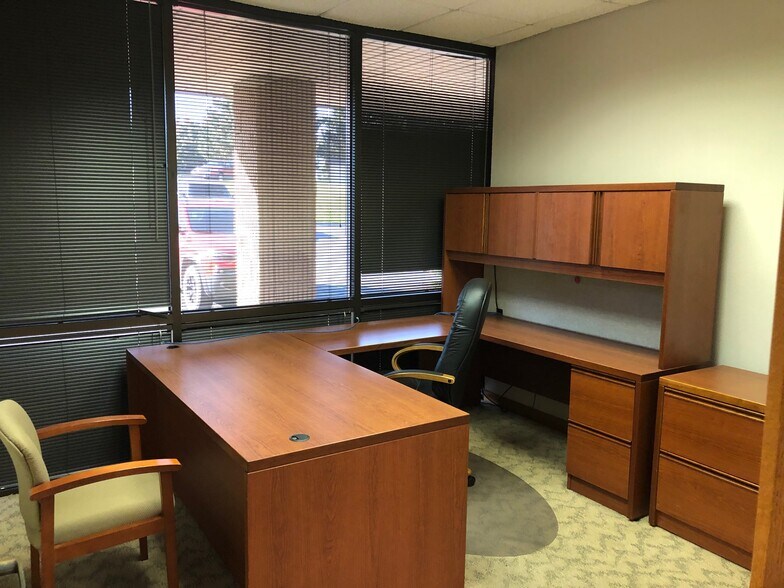 More Photos Of 8203 W Quinault Ave, Kennewick Office For Lease