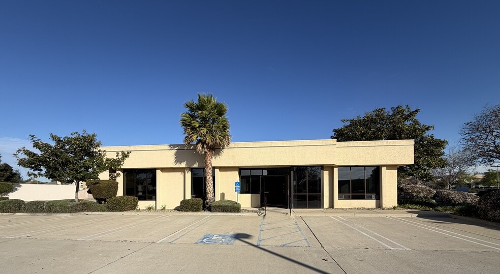 More Photos Of 2401 Professional Pky, Santa Maria Office Residential For Lease
