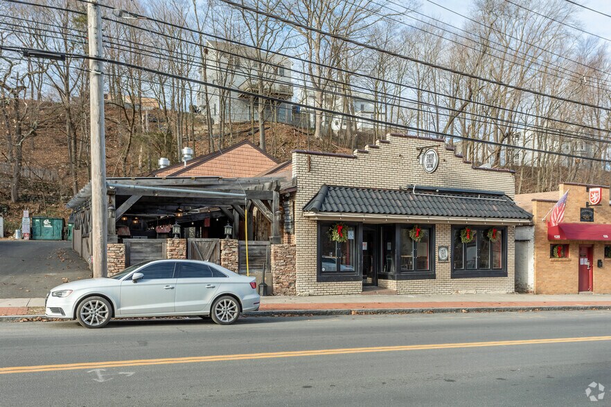 More Photos Of 127 Center St, Shelton Storefront For Sale