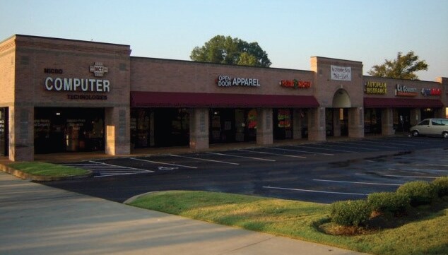 More Photos Of 7395 US Highway 64, Memphis Storefront Retail Office For Lease